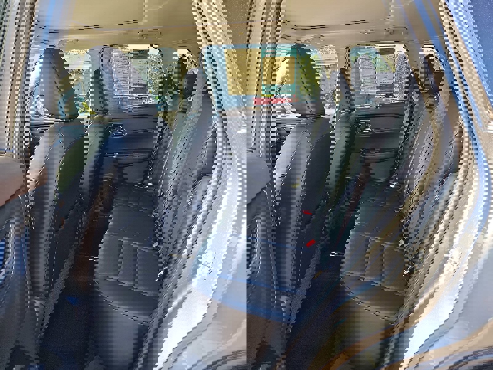 Used 2021 Nissan Rogue SV w/ Premium Package image 15