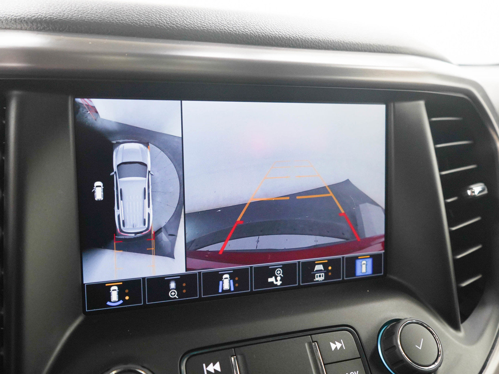 Used 2023 GMC Acadia AT4 w/ Technology Package AWD/4WD image 31