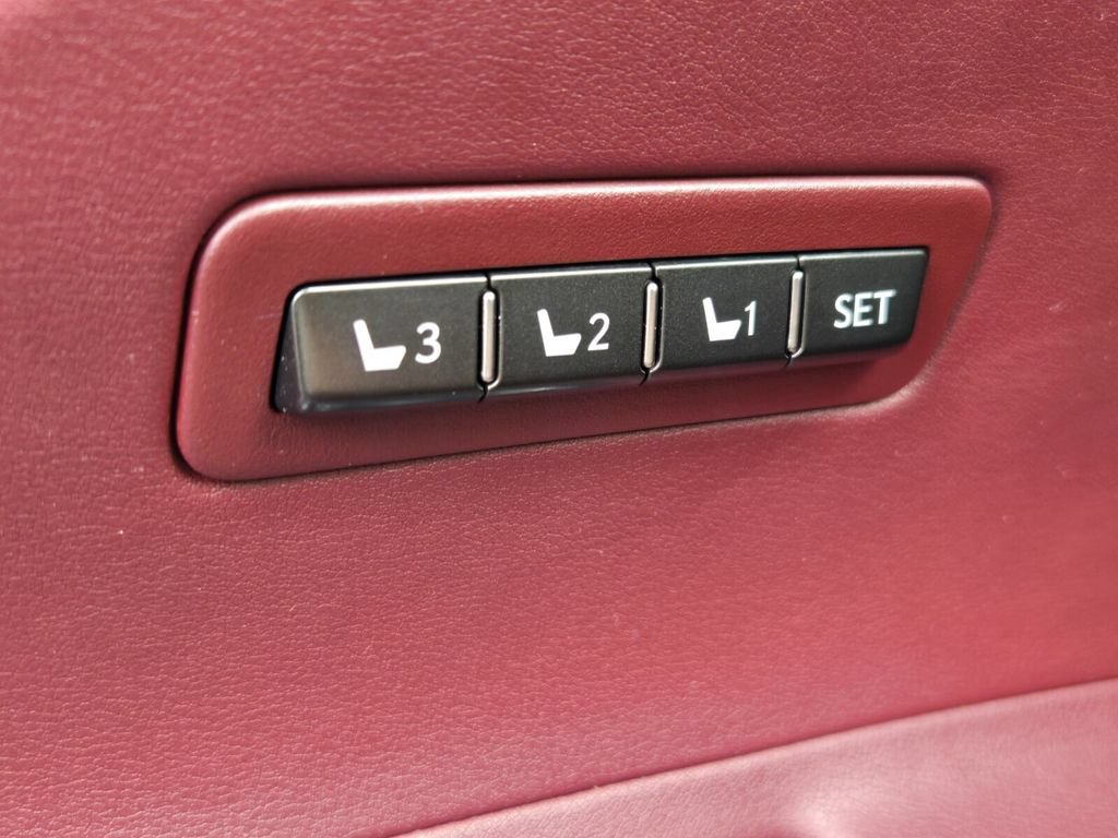 Used 2018 Lexus LC 500 Coupe w/ Performance Package RWD image 27