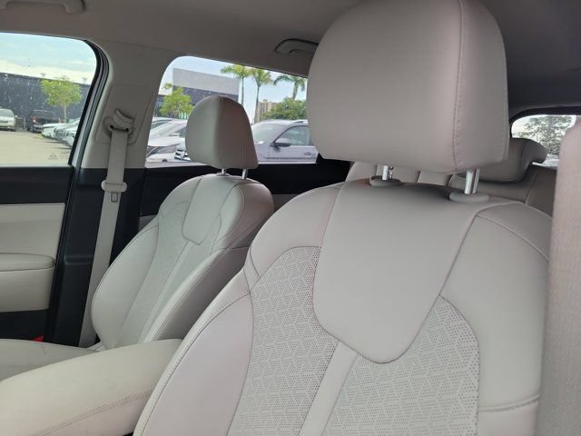 Used 2023 Kia Sorento S FWD image 15