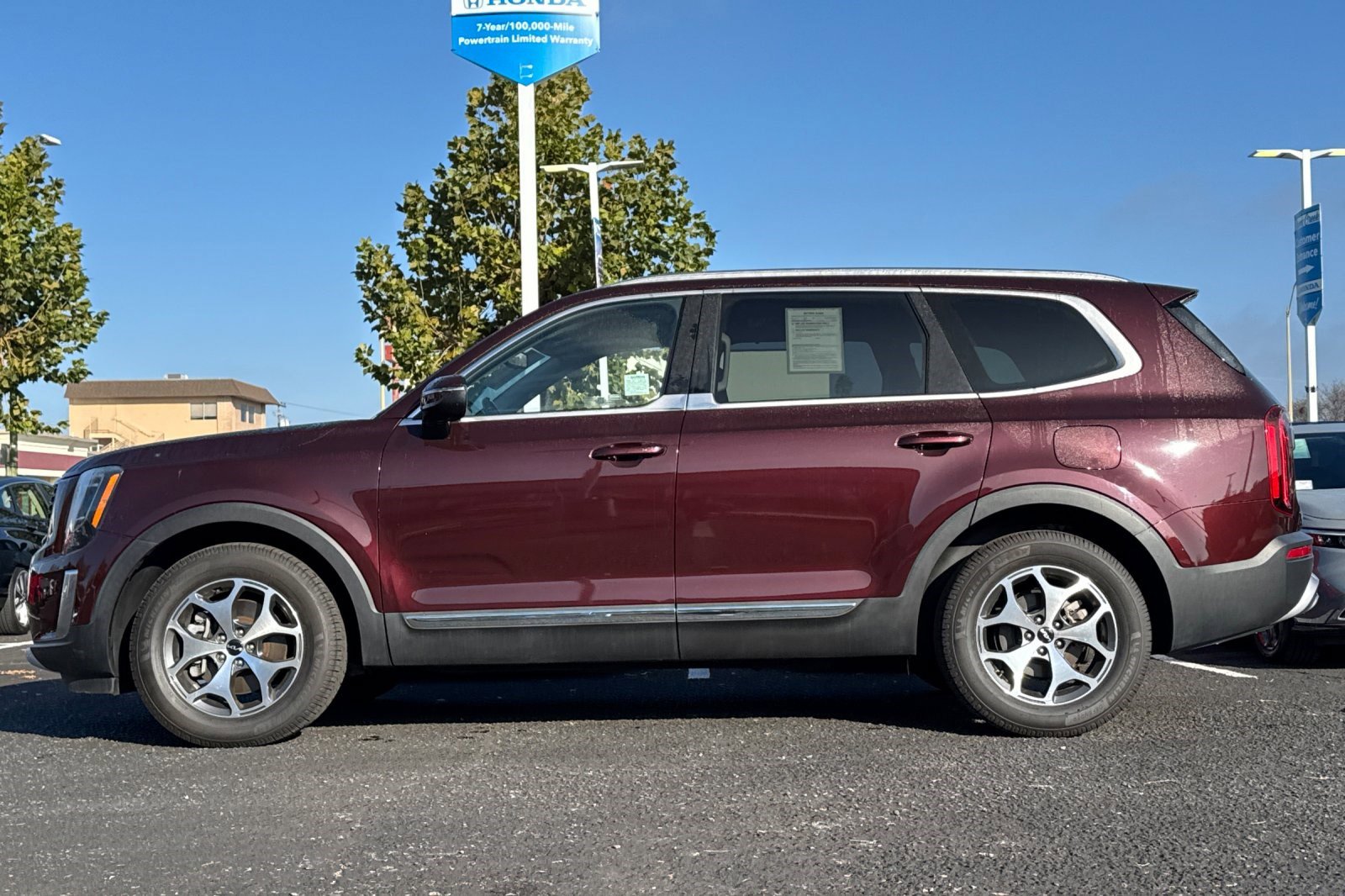 Used 2022 Kia Telluride EX image 2