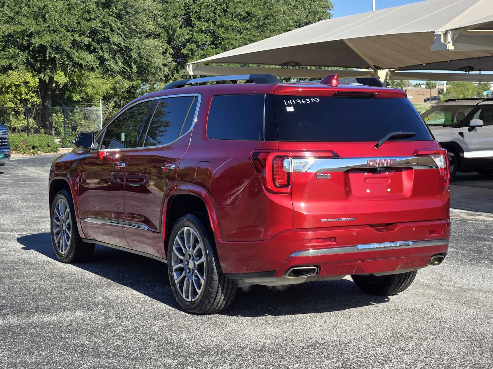 Certified 2023 GMC Acadia Denali w/ Denali Ultimate Package FWD image 5