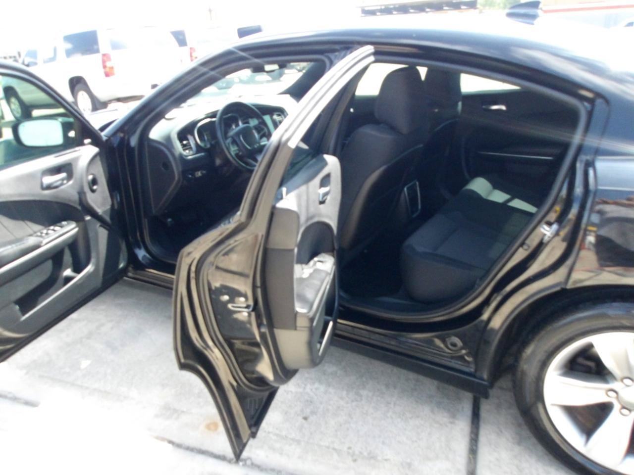 Used 2016 Dodge Charger SXT RWD image 15
