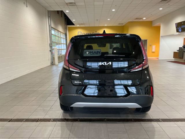 Used 2025 Kia Soul LX w/ LX Technology Package FWD image 4