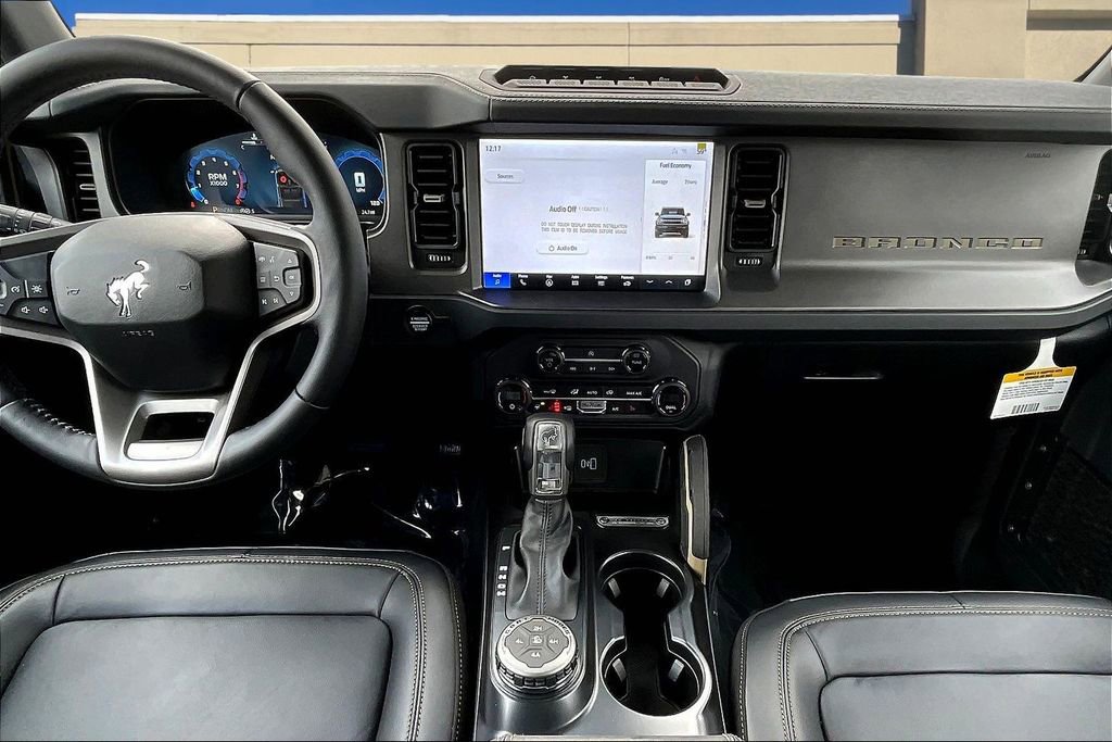 New 2025 Ford Bronco Badlands image 5