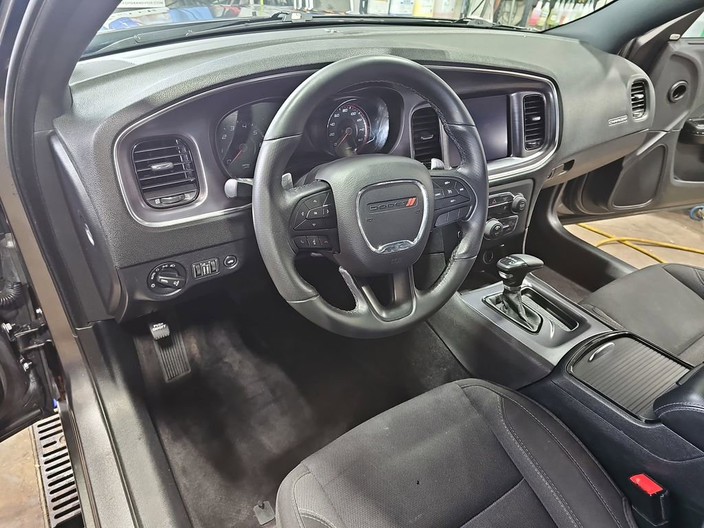 Used 2017 Dodge Charger R/T w/ Blacktop Package image 15