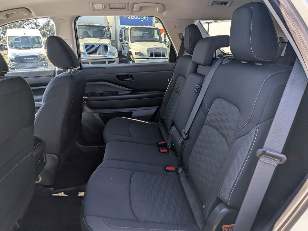 Used 2024 Nissan Pathfinder SV AWD/4WD image 27