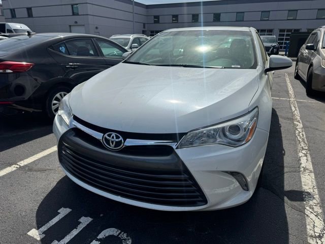Used 2017 Toyota Camry XLE w/ Moonroof Package image 3
