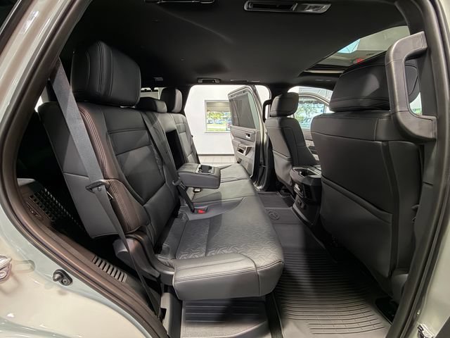 Used 2025 Toyota Sequoia Limited w/ Tow Technology Package AWD/4WD image 14