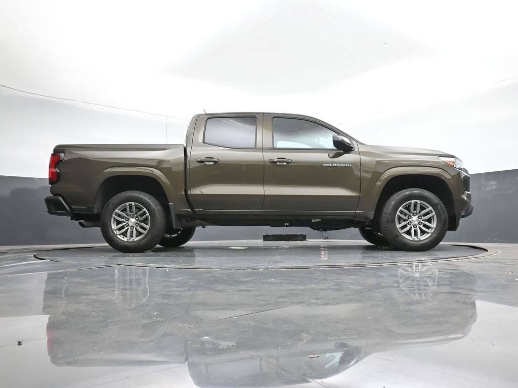 Used 2024 Chevrolet Colorado LT w/ LT Convenience Package image 38