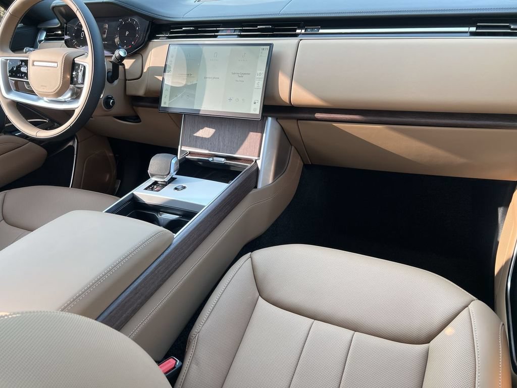 New 2026 Land Rover Range Rover Long Wheelbase SE AWD/4WD image 14