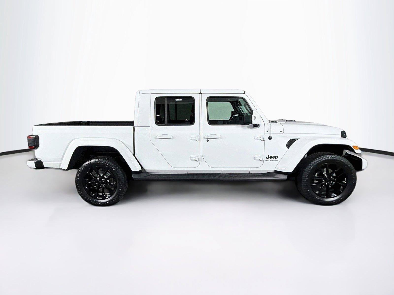 Used 2023 Jeep Gladiator Overland AWD/4WD image 12