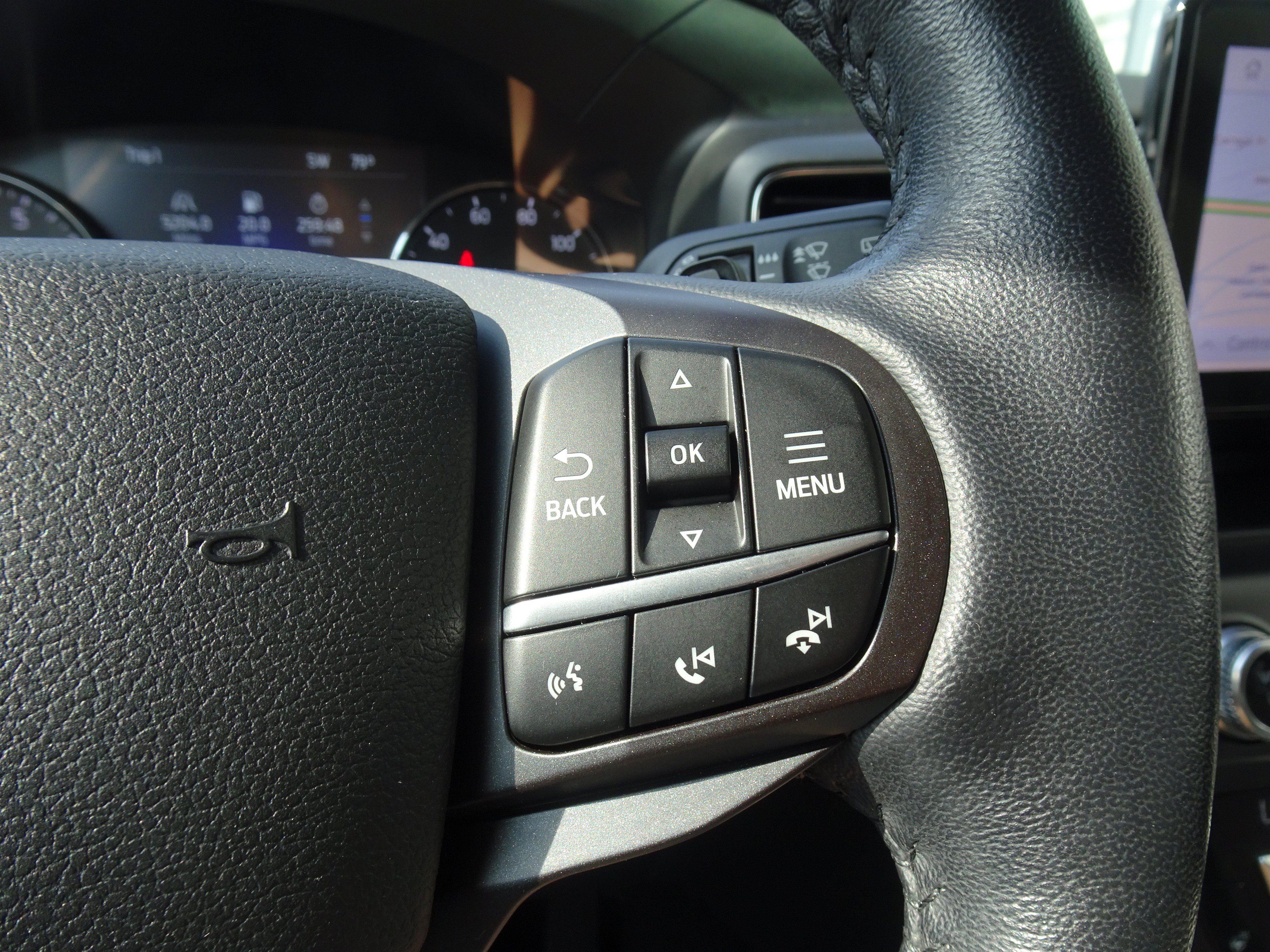 Used 2020 Ford Explorer XLT w/ Equipment Group 202A AWD/4WD image 22