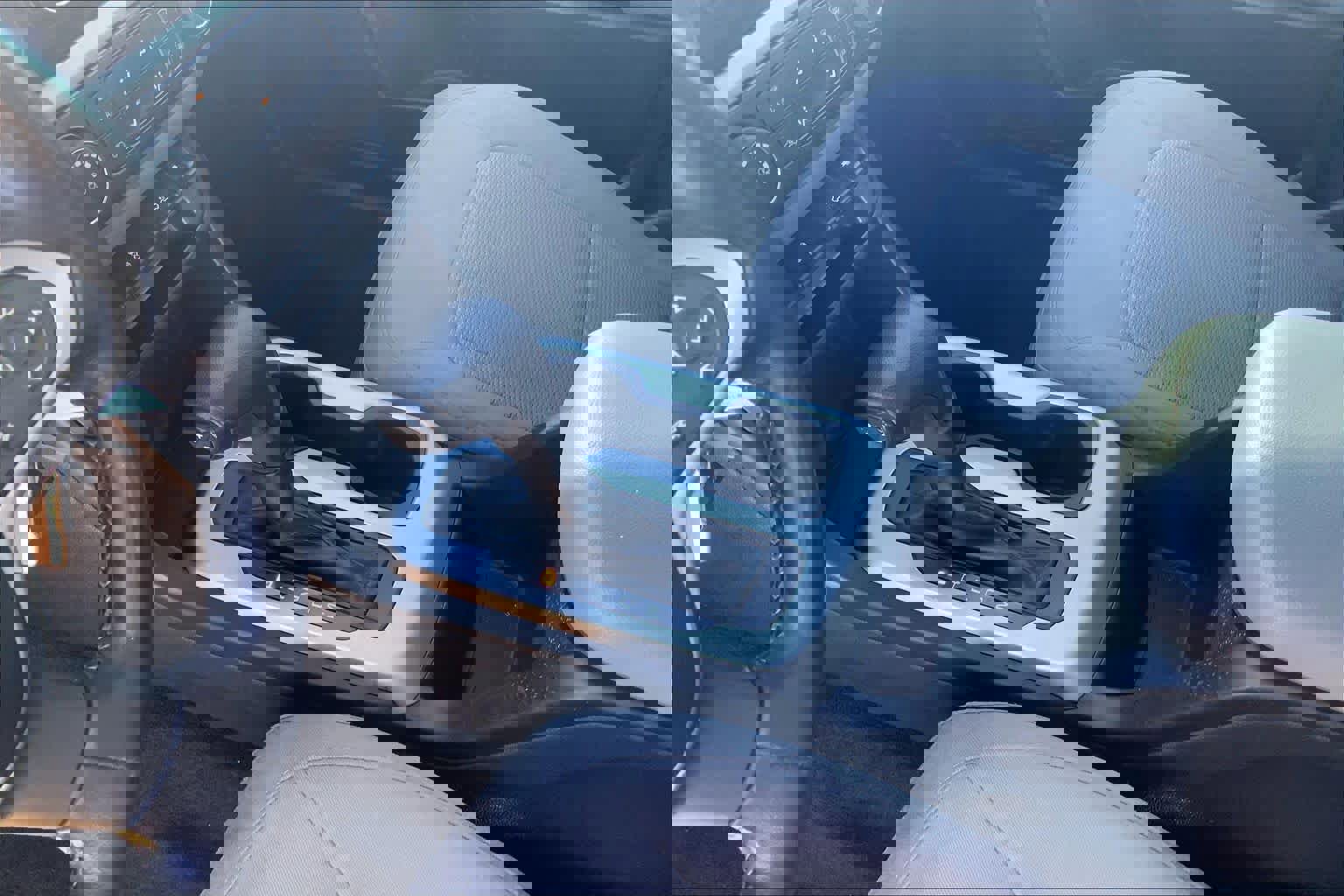 Used 2016 Chevrolet Colorado LT w/ LT Convenience Package image 16