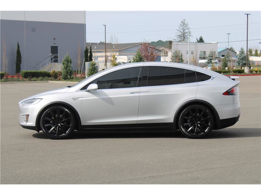 Used 2016 Tesla Model X 90D image 2