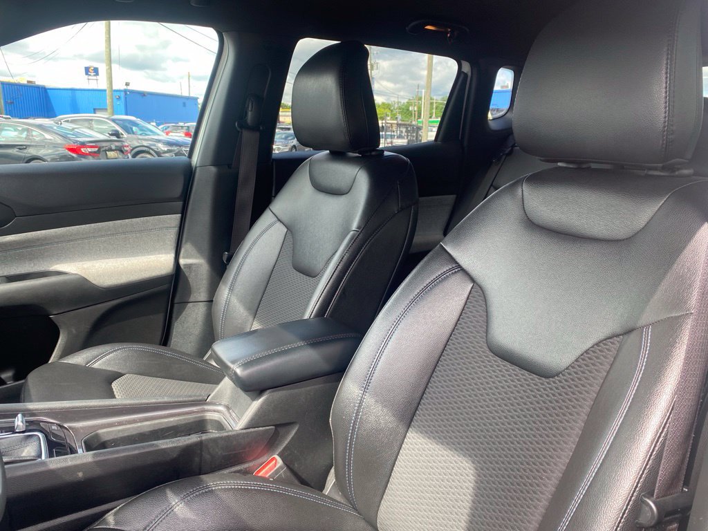 Used 2024 Jeep Compass Latitude AWD/4WD image 10