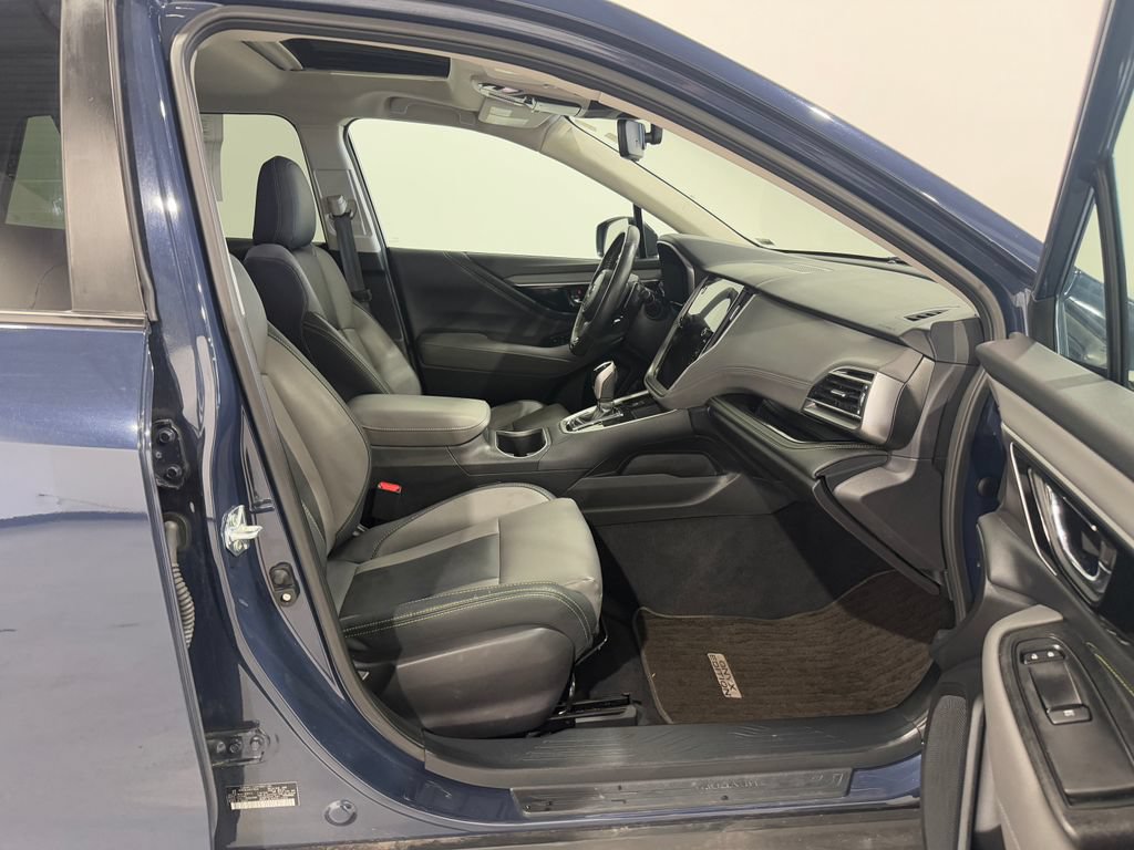 Used 2025 Subaru Outback Onyx Edition AWD/4WD image 23