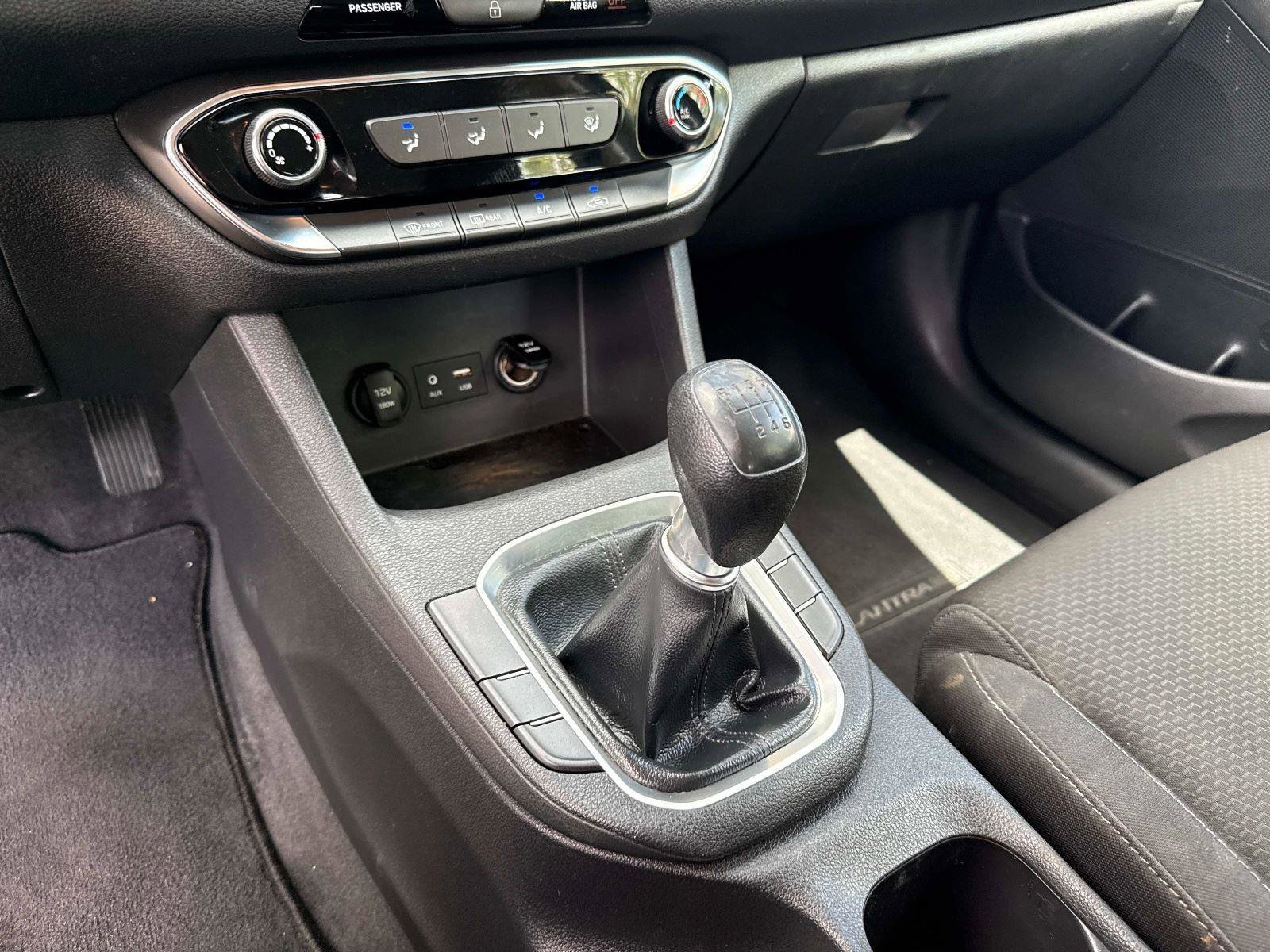 Used 2018 Hyundai Elantra GT FWD image 25