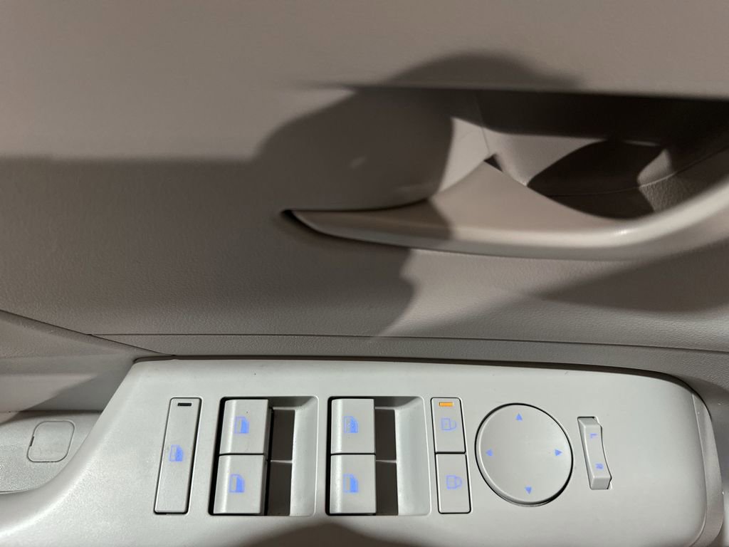 Used 2025 Hyundai Kona SEL image 15