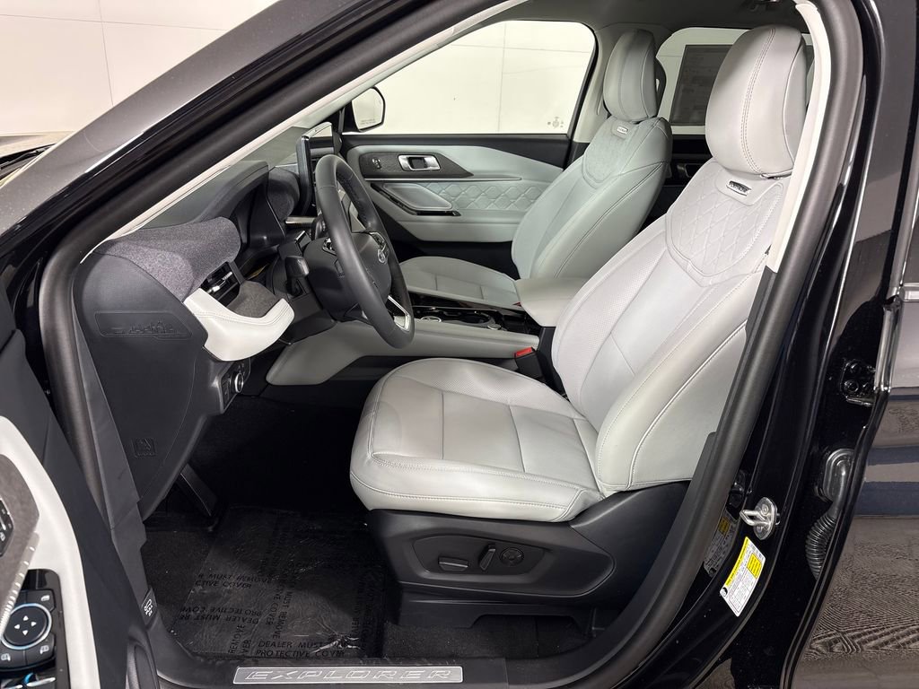 New 2026 Ford Explorer Platinum w/ LUX Leather Package image 29