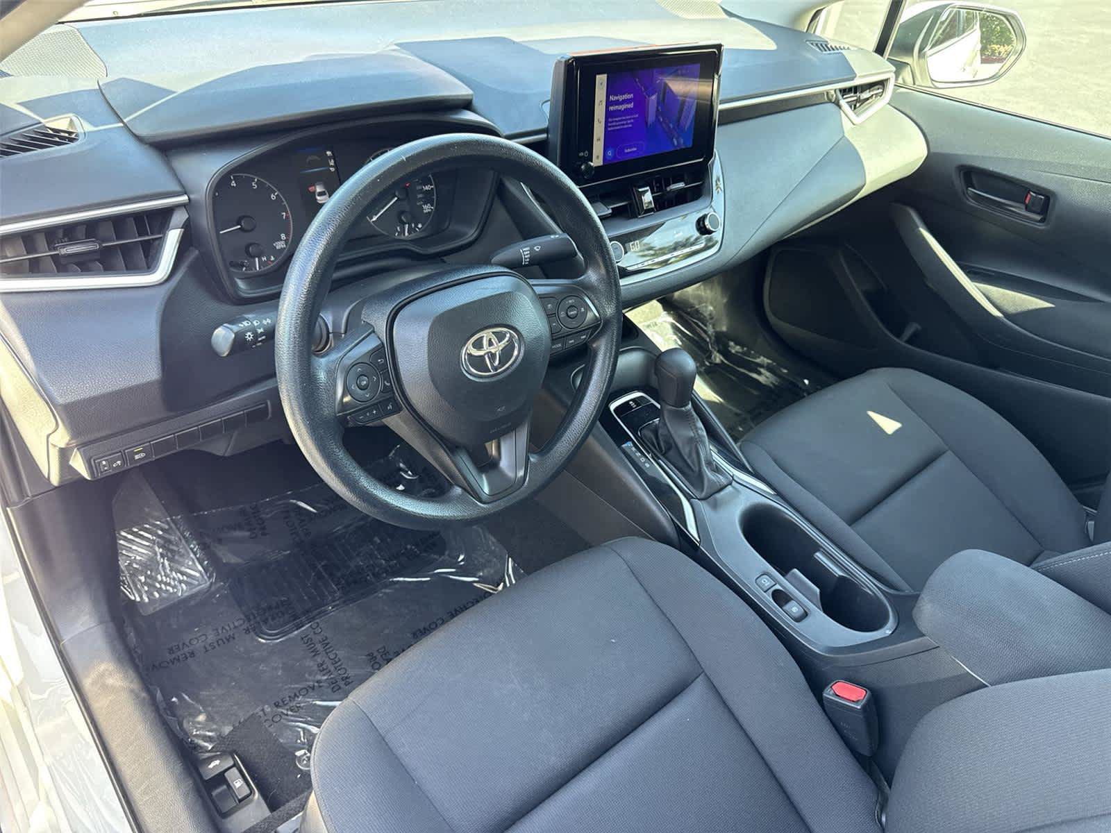 Used 2024 Toyota Corolla LE FWD image 2