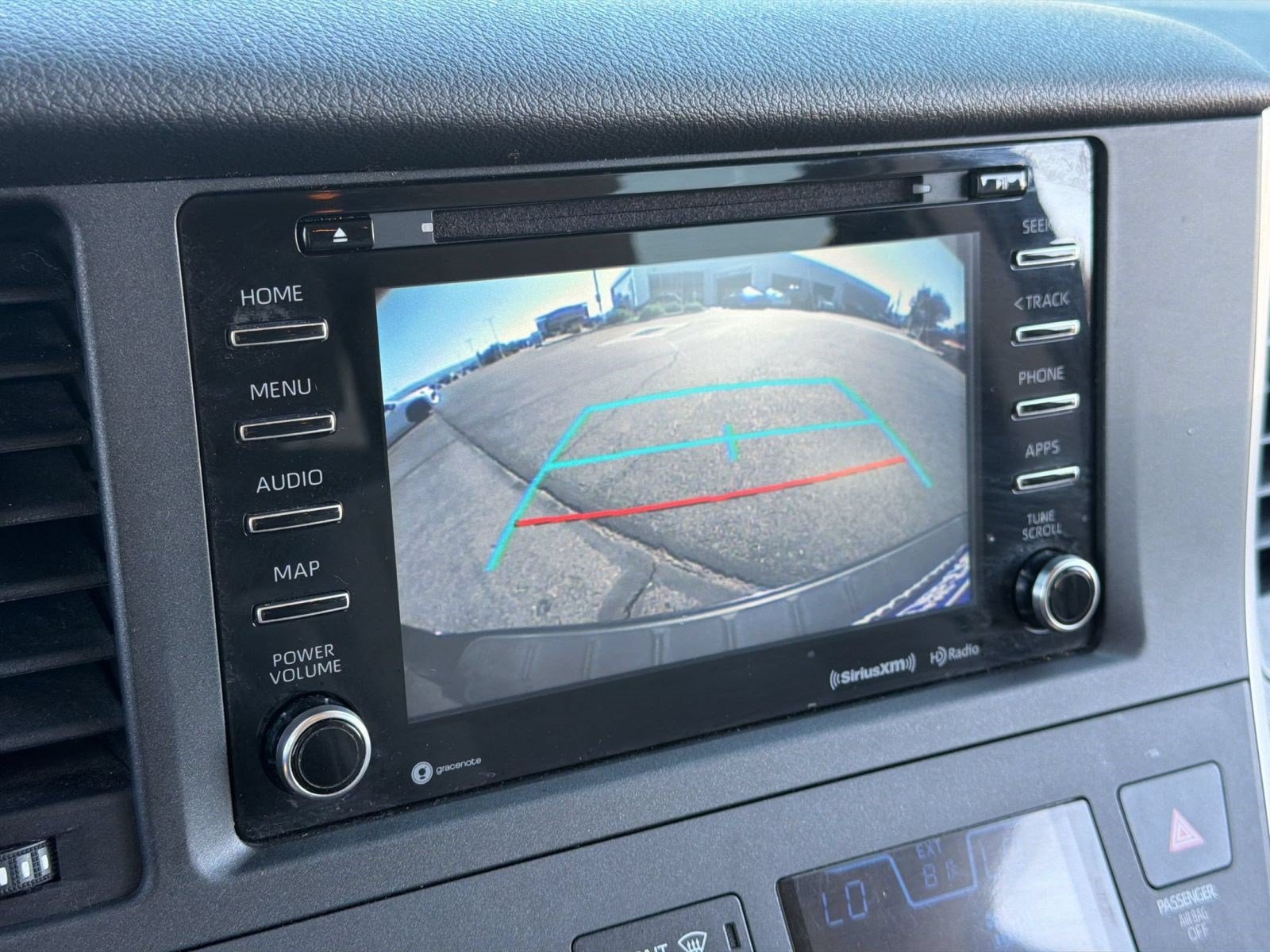 Used 2020 Toyota Sienna LE AWD/4WD image 18