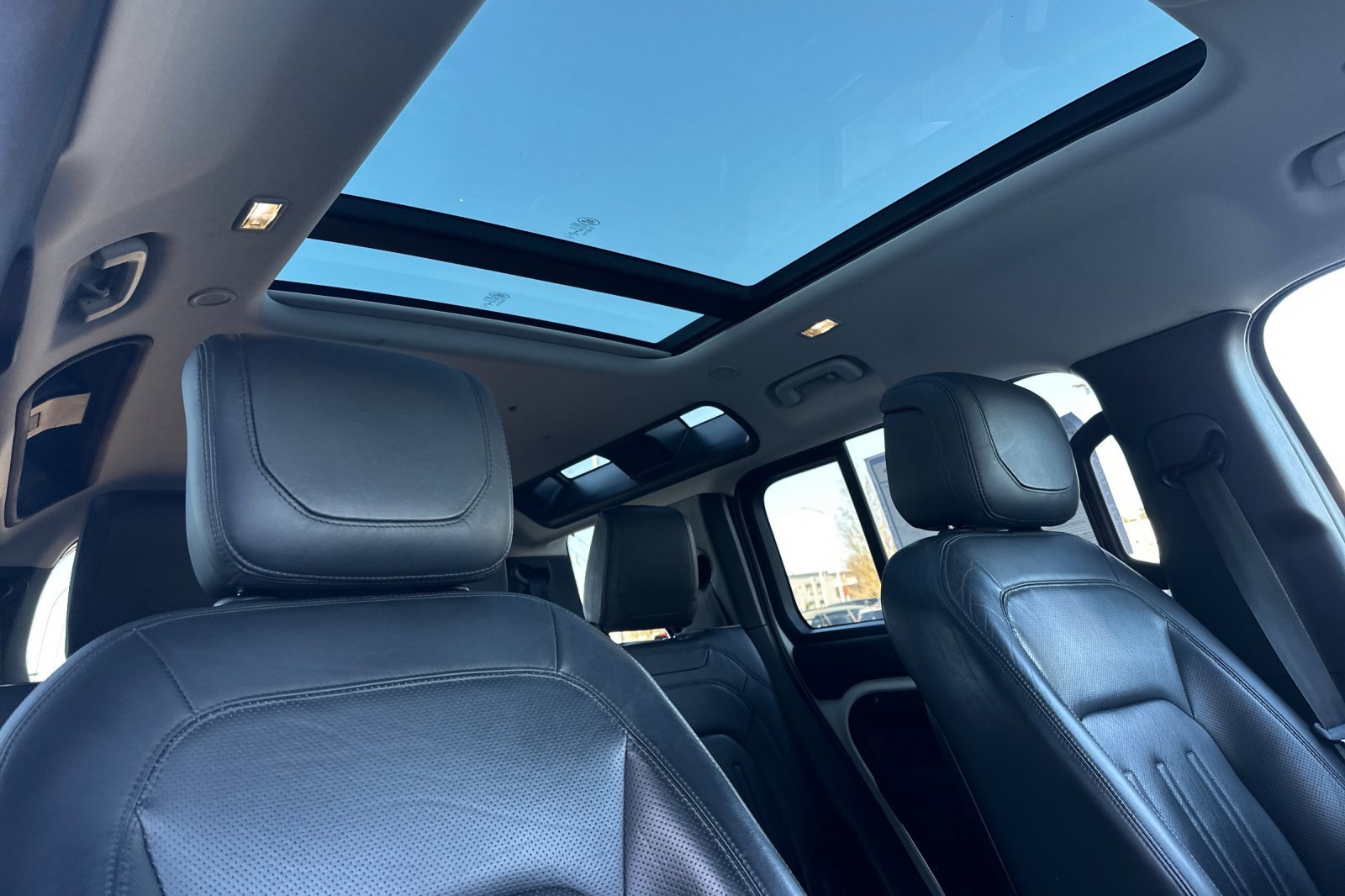 Used 2020 Land Rover Defender 110 HSE image 16