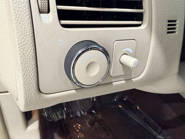 Used 2007 Buick Lucerne CXL w/ Entertainment Package FWD image 31
