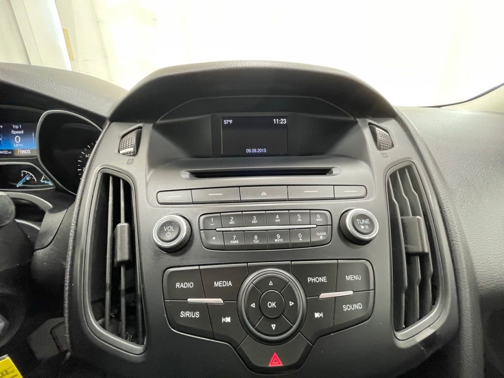 Used 2015 Ford Focus SE w/ SE Sport Package image 15