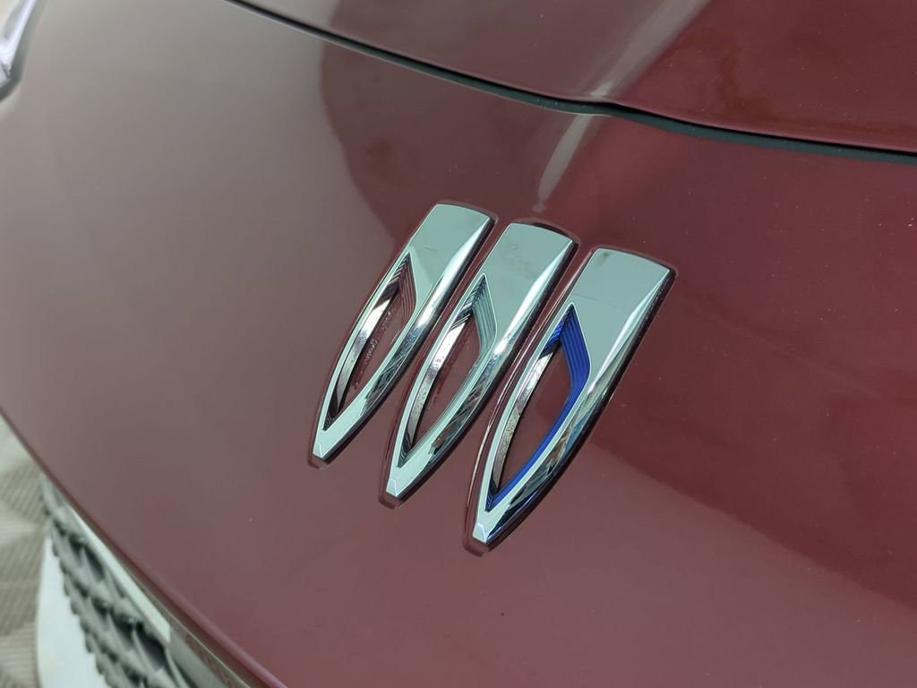 Used 2025 Buick Encore GX Avenir w/ Avenir Technology Package image 13