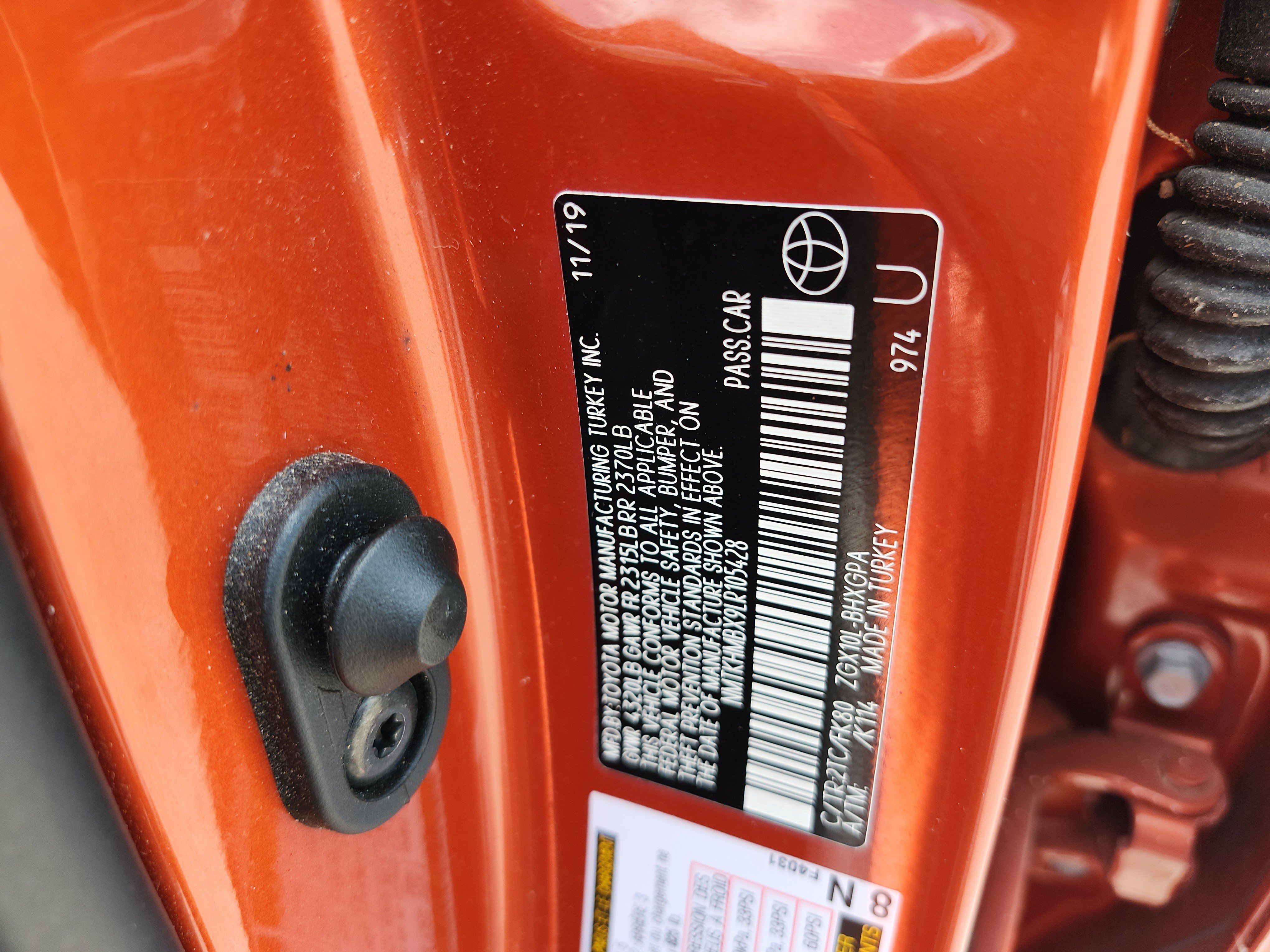Used 2020 Toyota C-HR XLE FWD image 29