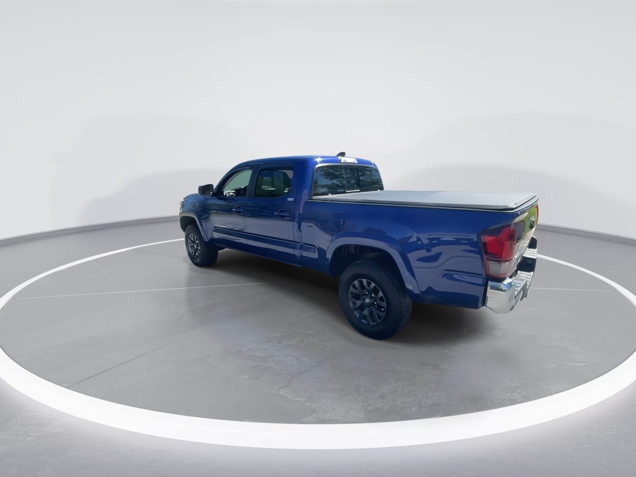 Used 2023 Toyota Tacoma SR5 AWD/4WD image 13