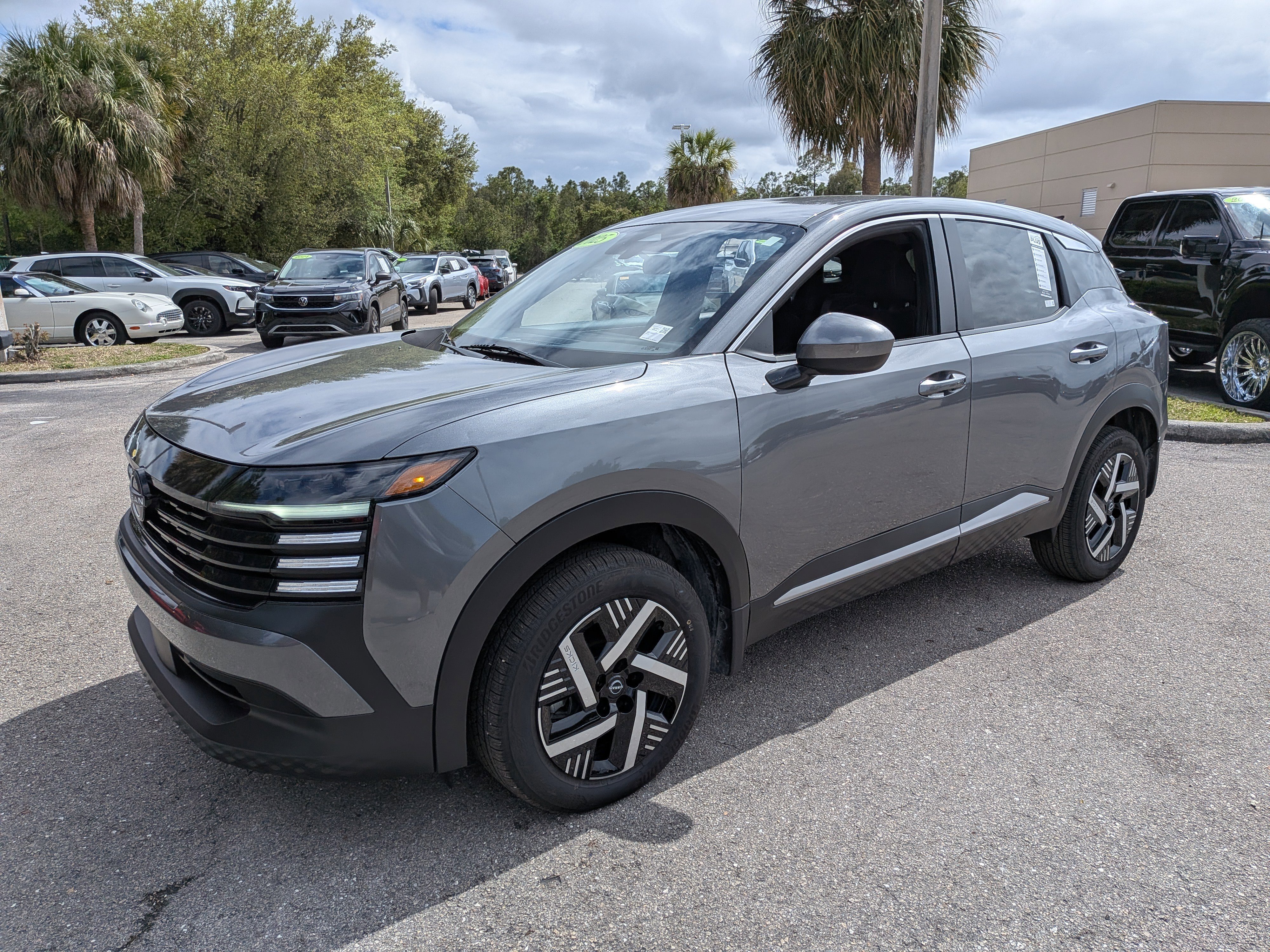 Used 2025 Nissan Kicks SV image 8