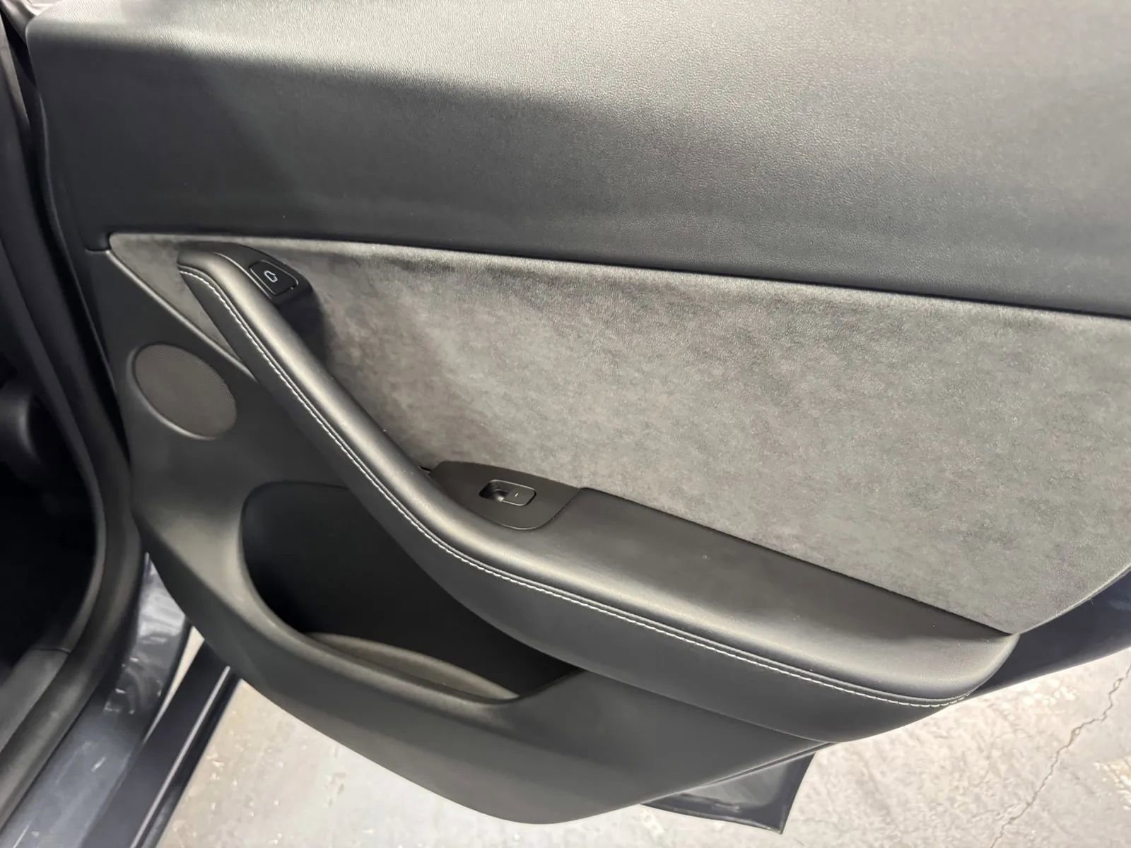 Used 2022 Tesla Model Y Long Range image 9