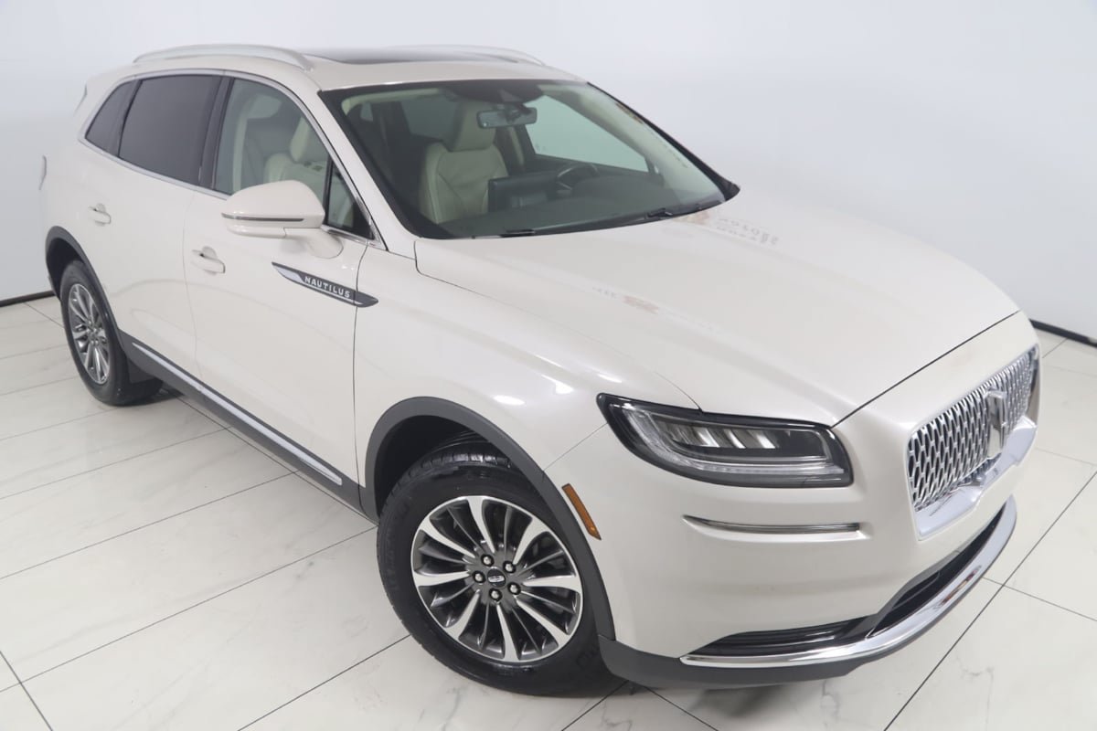 Used 2023 Lincoln Nautilus Reserve AWD/4WD image 19