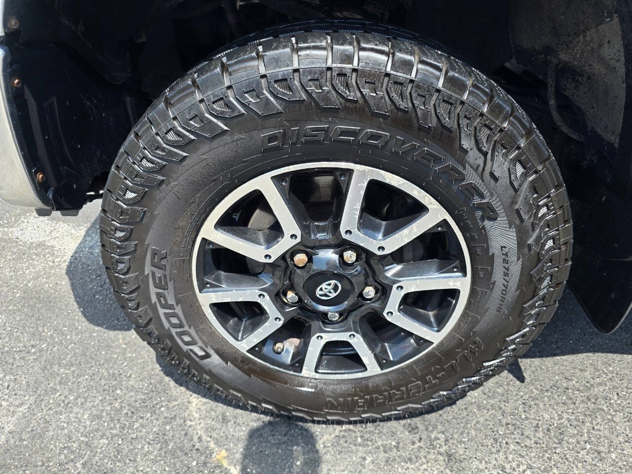 Used 2014 Toyota Tundra SR5 w/ TRD Off Road Package AWD/4WD image 11