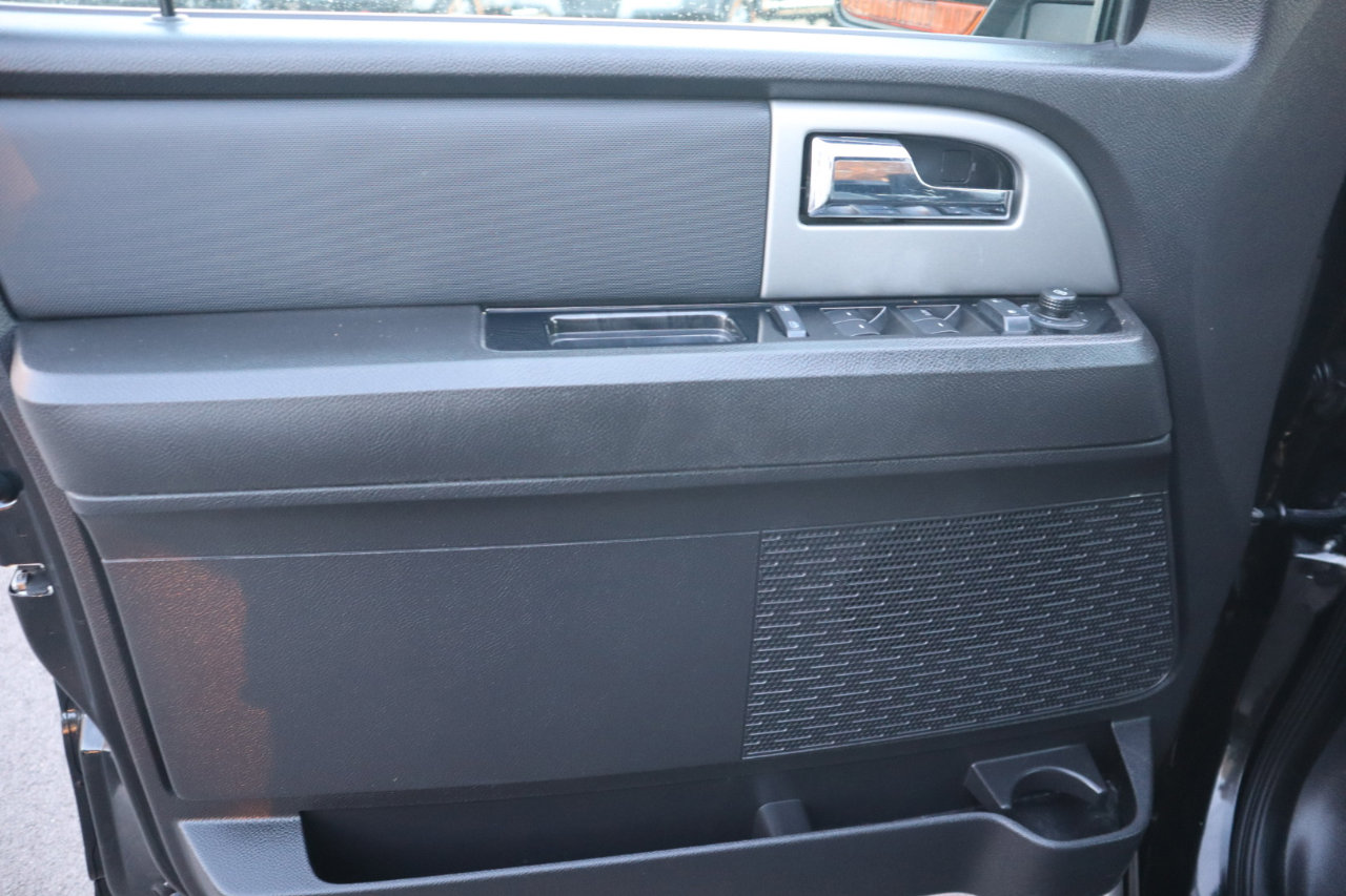 Used 2012 Ford Expedition Limited image 13