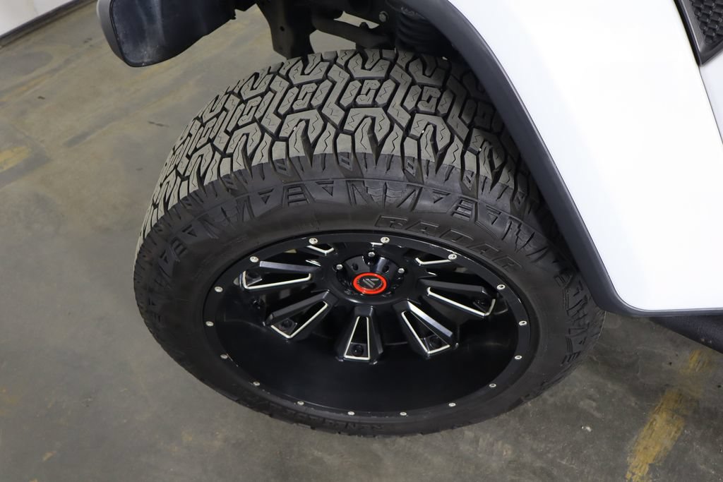 Used 2018 Jeep Wrangler Unlimited Sahara AWD/4WD image 42