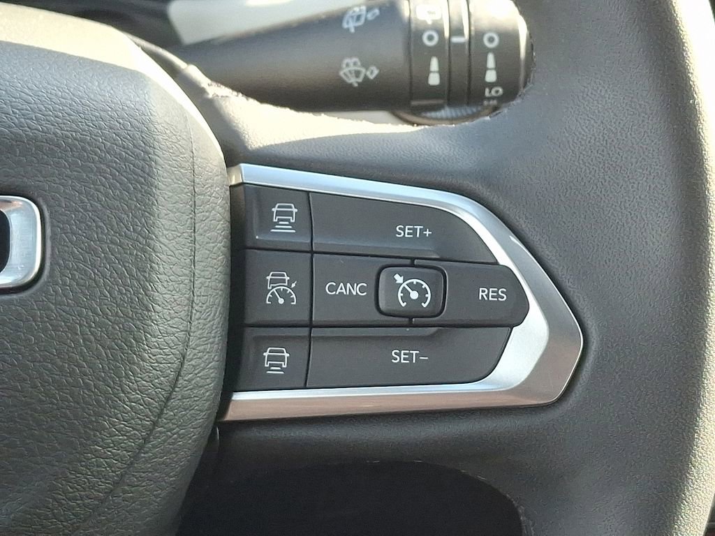Used 2025 Jeep Compass Limited image 23