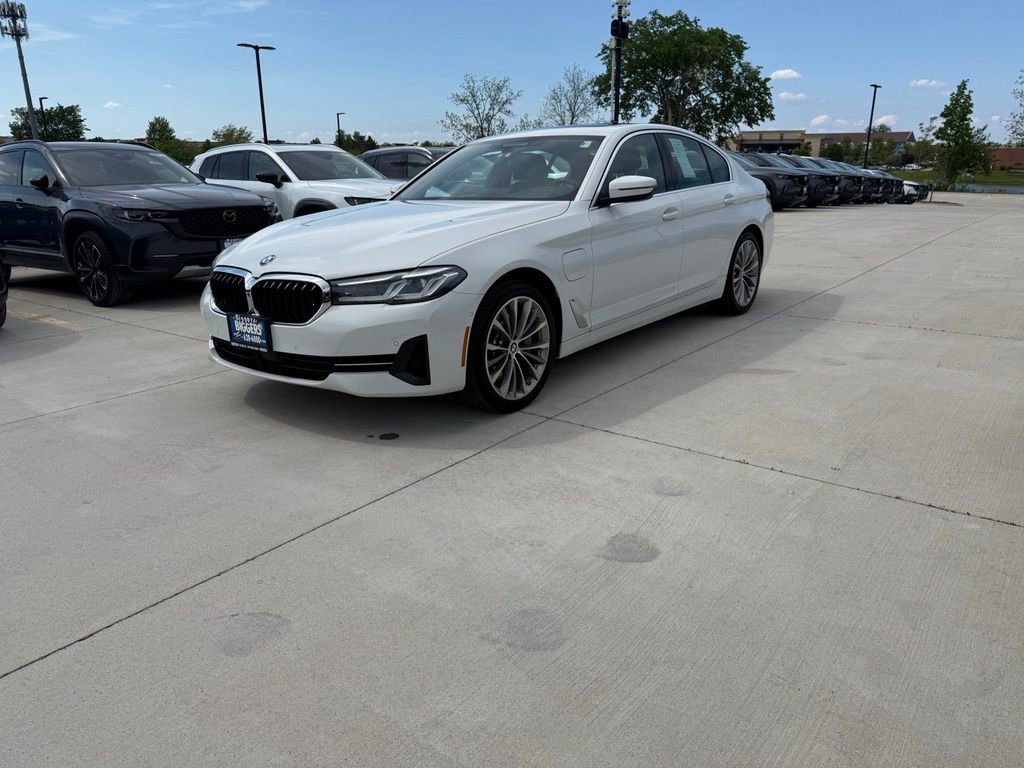 Used 2021 BMW 530e xDrive AWD/4WD image 5