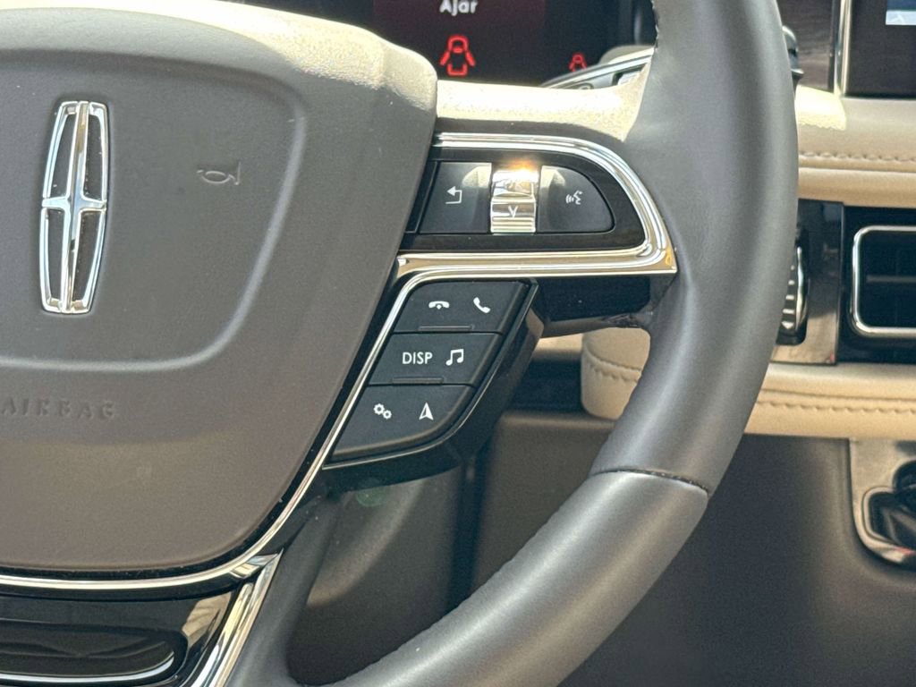 Certified 2023 Lincoln Nautilus Reserve image 18