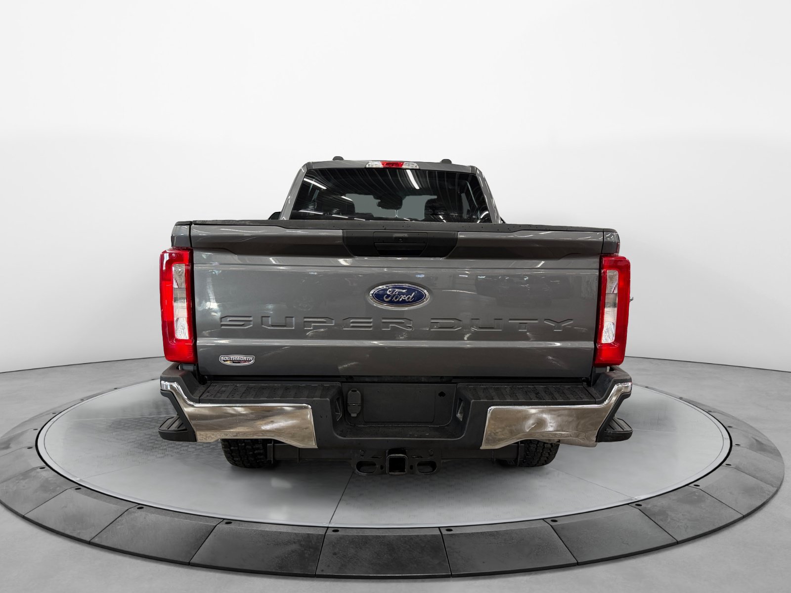 Used 2023 Ford F250 XLT w/ FX4 Off-Road Package AWD/4WD image 6