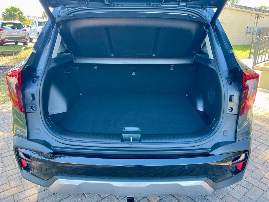 Used 2025 Kia Seltos SX w/ SX Sunroof Package image 5