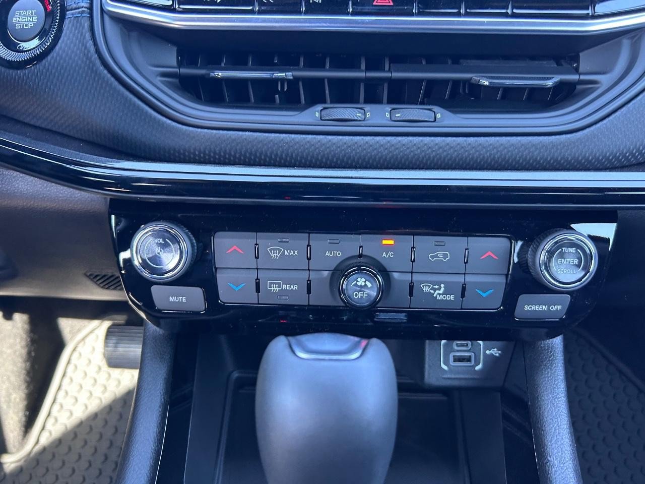 New 2026 Jeep Compass Latitude image 16
