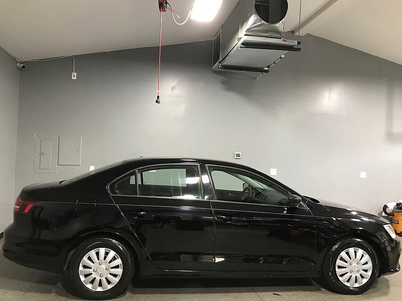 Used 2016 Volkswagen Jetta S image 2