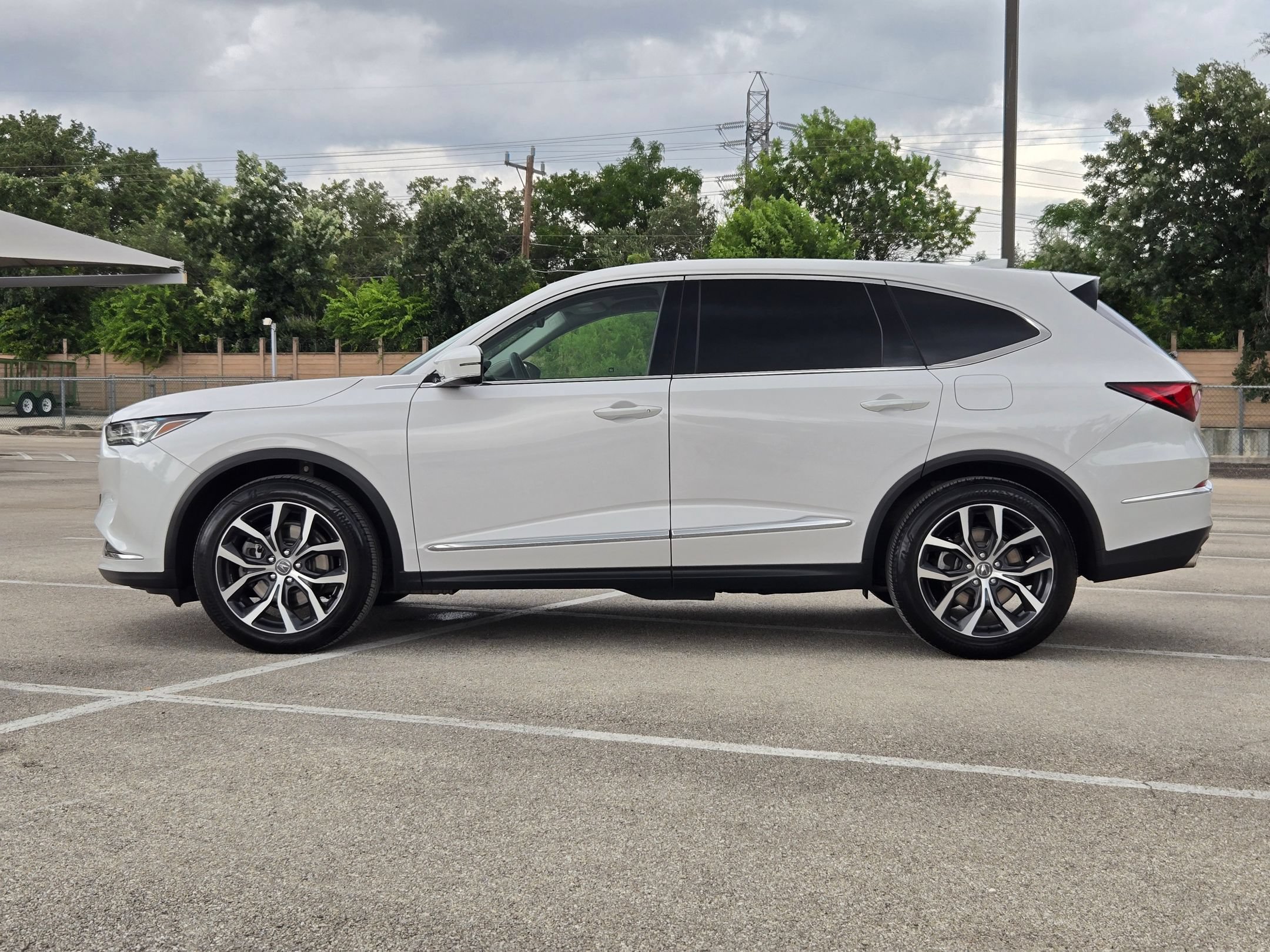Certified 2023 Acura MDX FWD w/ Technology Package image 8