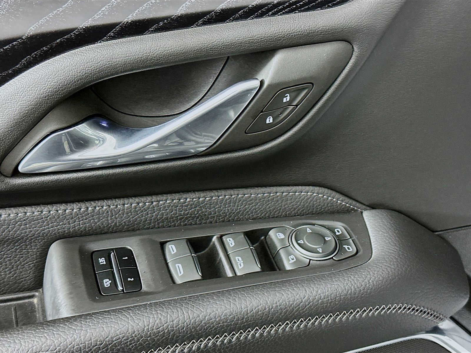 Used 2024 GMC Yukon Denali image 22