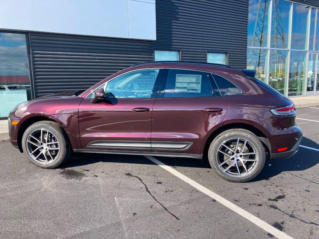 Used 2024 Porsche Macan image 2