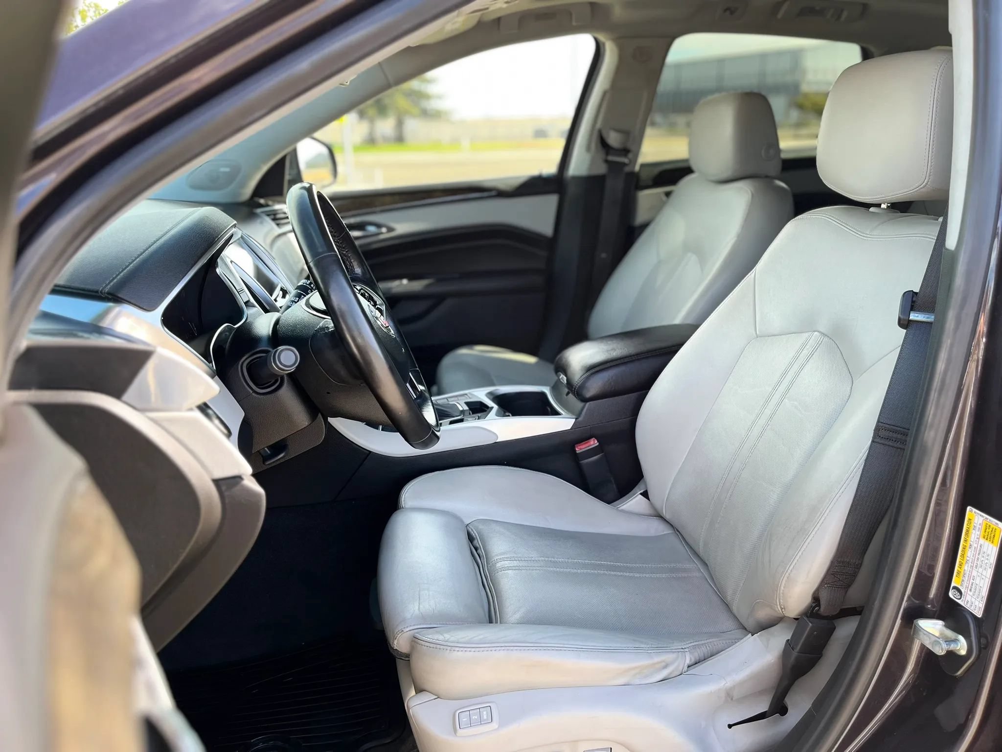 Used 2015 Cadillac SRX Luxury w/ Driver Awareness Package FWD image 10