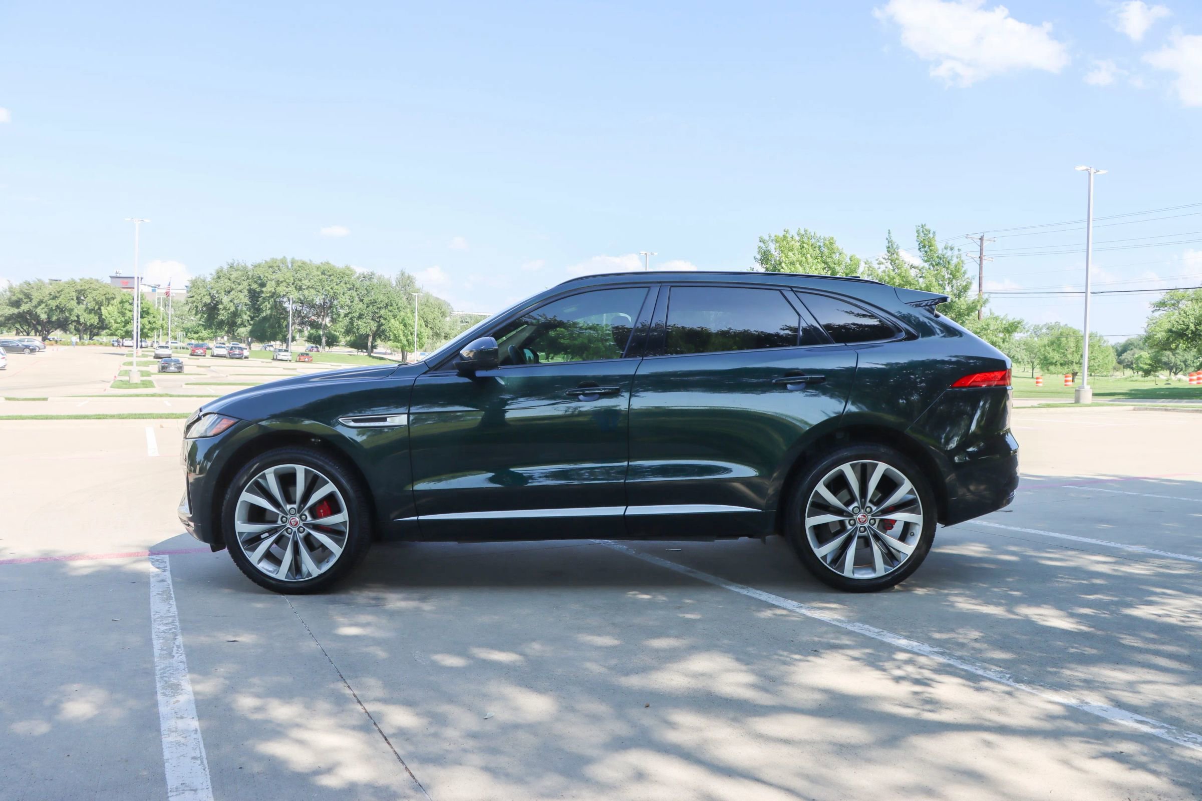Used 2017 Jaguar F-PACE S AWD/4WD image 4